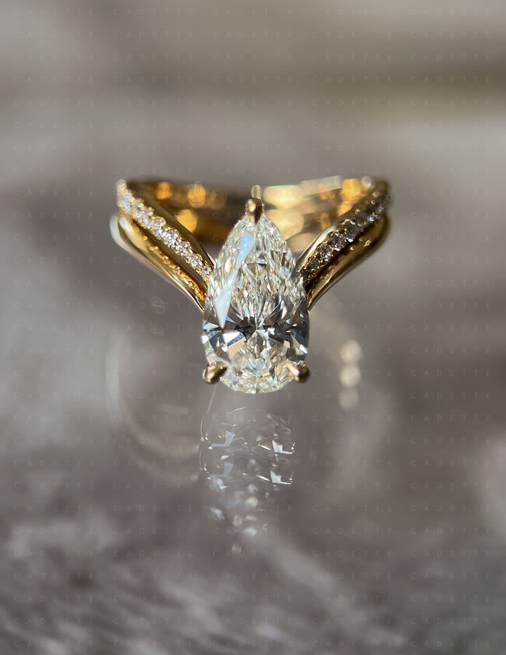 SET — Grande Pear Eve Ring & Band