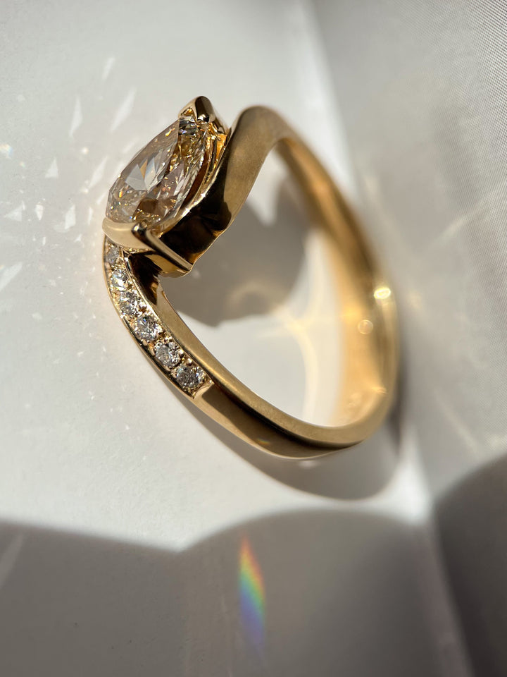 CHAMPAGNE Demi Pavé Pear Rapture Ring