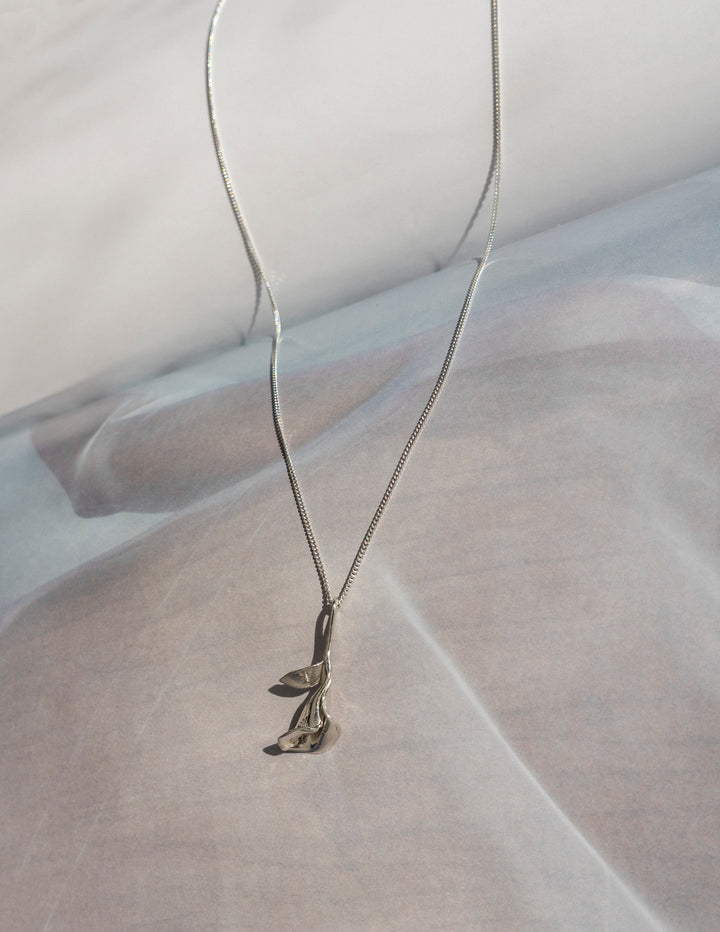 cadette sterling silver flower necklace