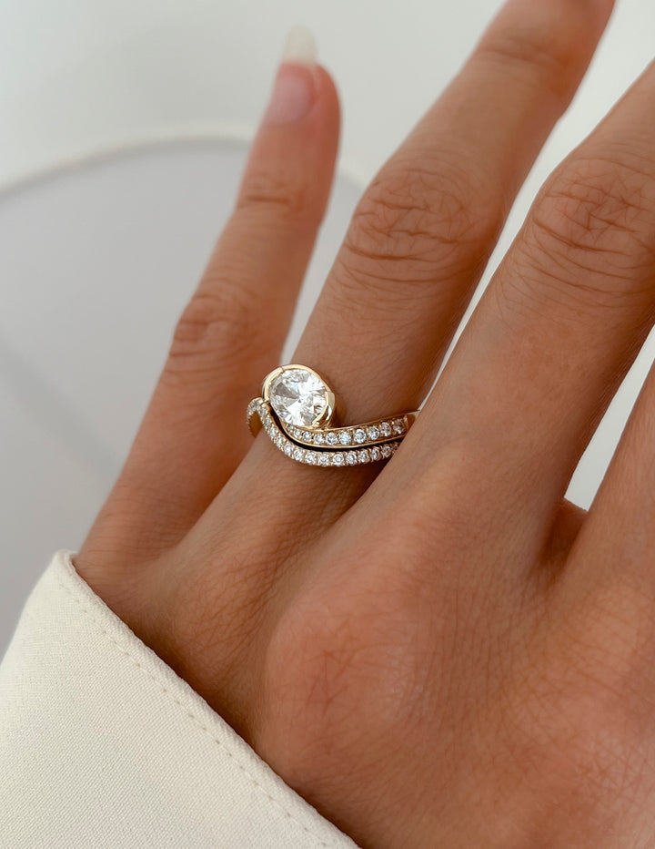 SET — OVAL Demi Pavé Rapture Ring & Band