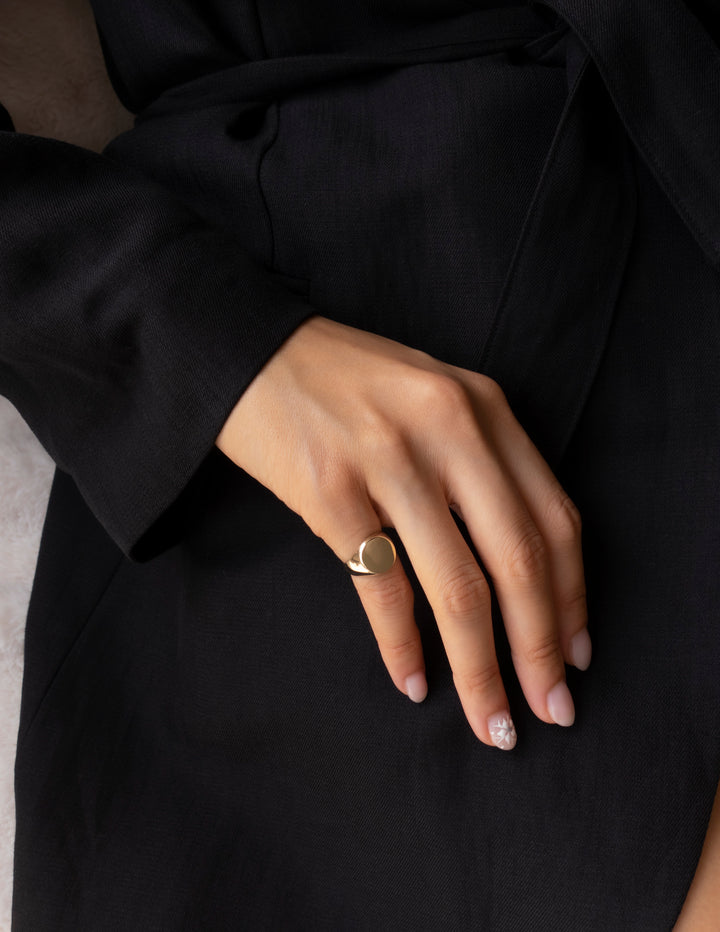 Bold Essential Signet Ring in 10k Gold