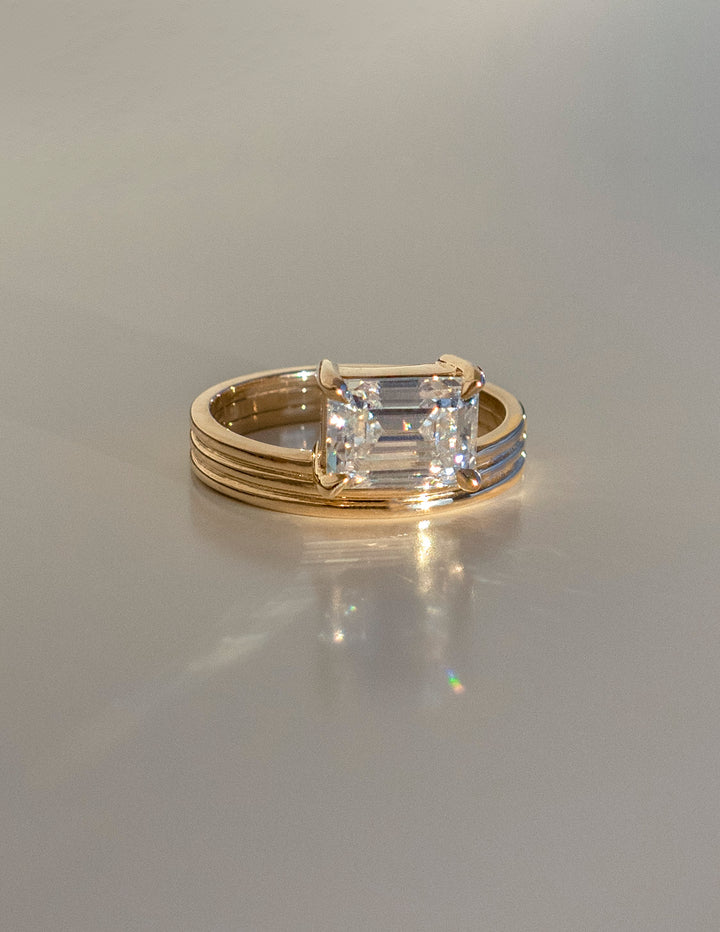 Niwa Emerald Ring
