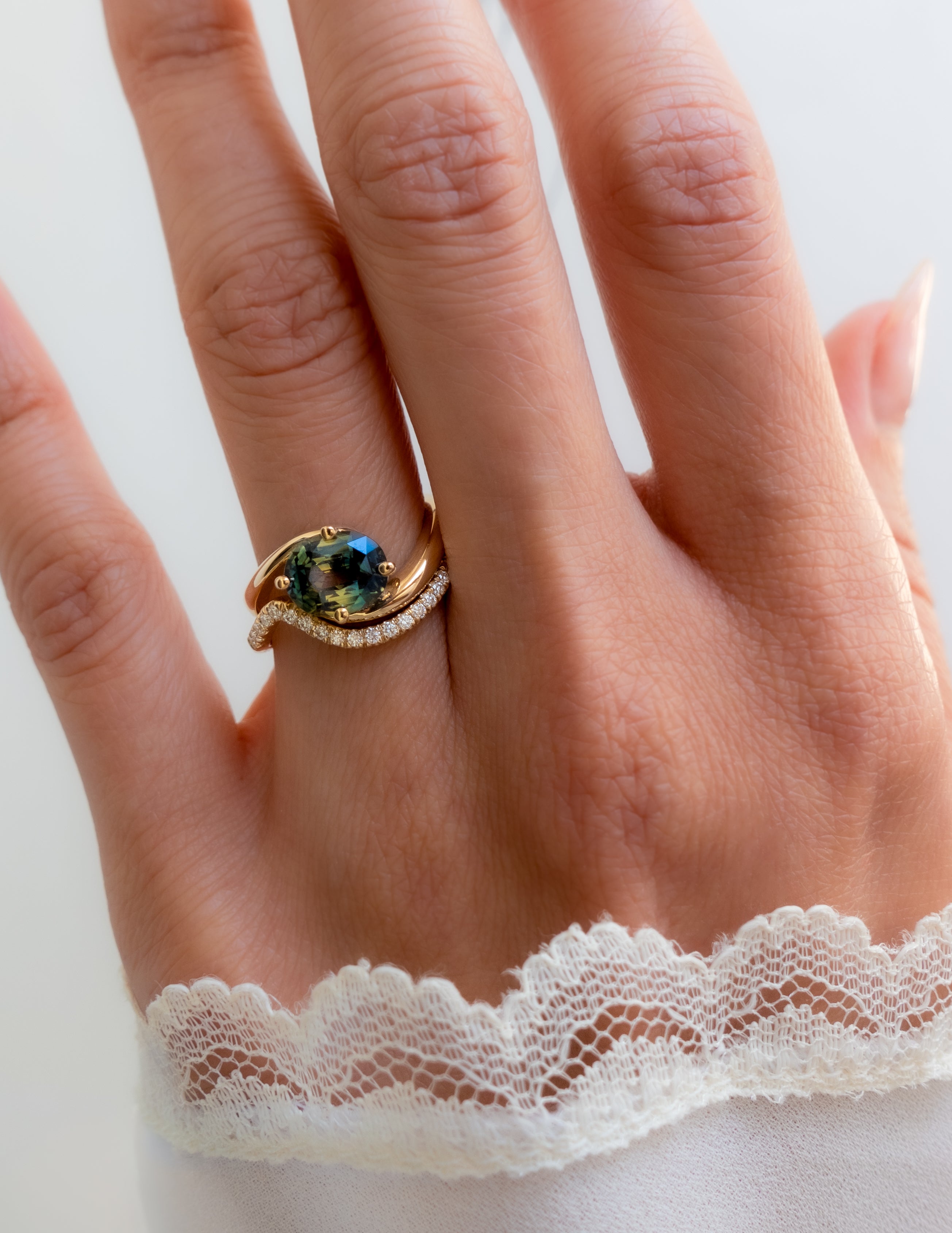 One-of-a-kind — 2.3CT Australian Parti Green Sapphire Oval Rapture