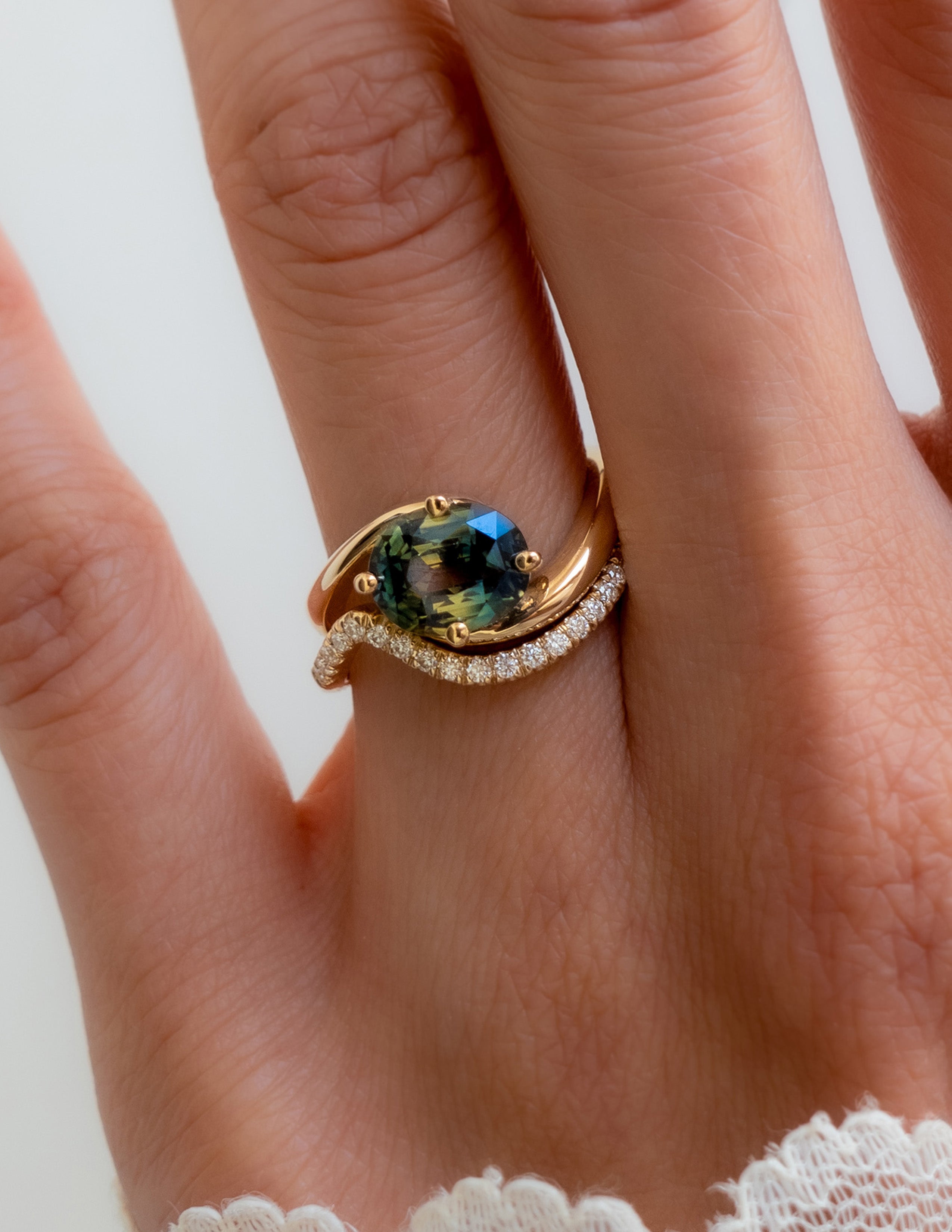 One-of-a-kind — 2.3CT Australian Parti Green Sapphire Oval Rapture