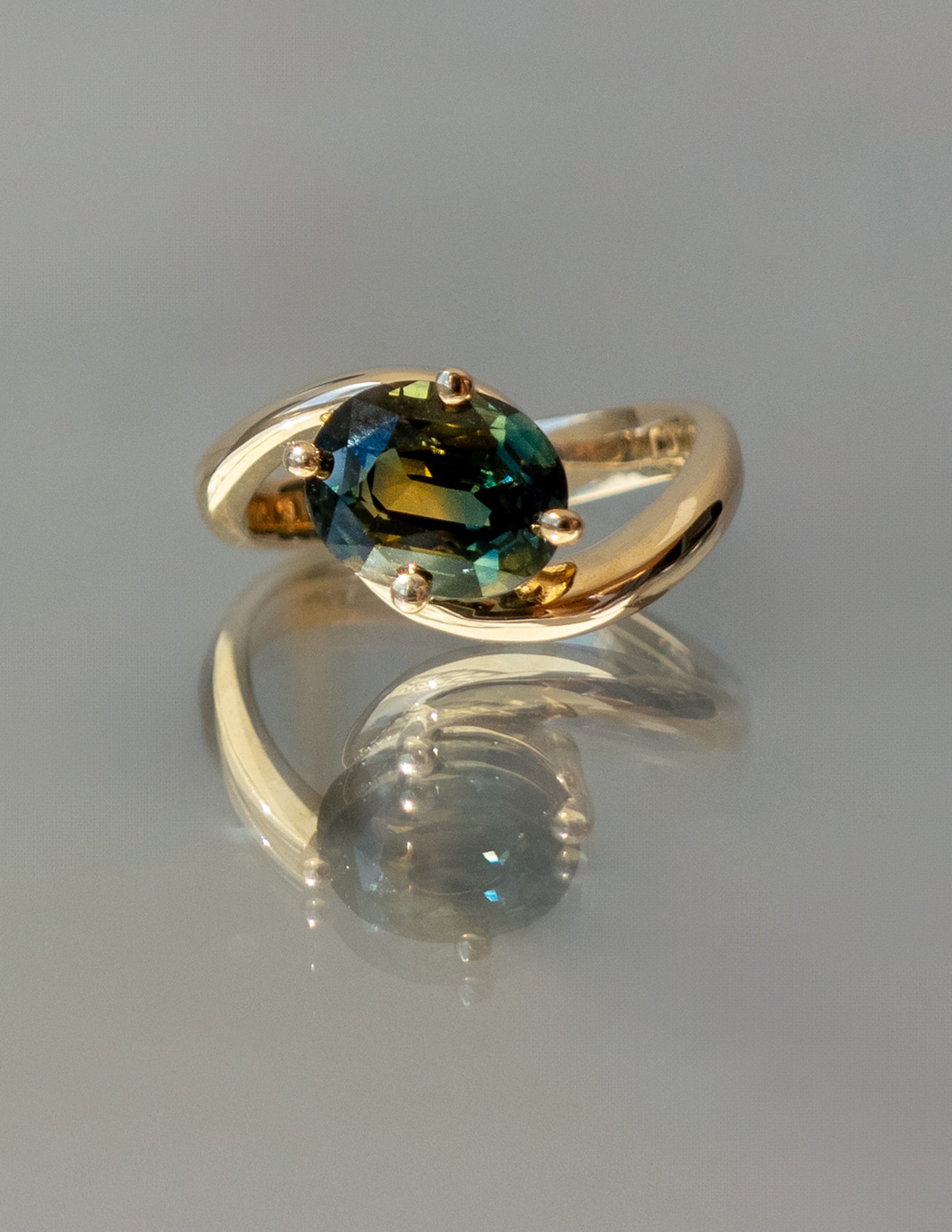 One-of-a-kind — 2.3CT Australian Parti Green Sapphire Oval Rapture