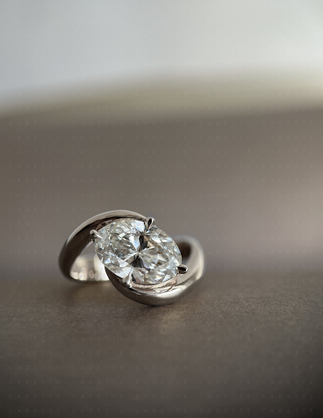Oval Rapture Ring — TAPERED PRONG Setting