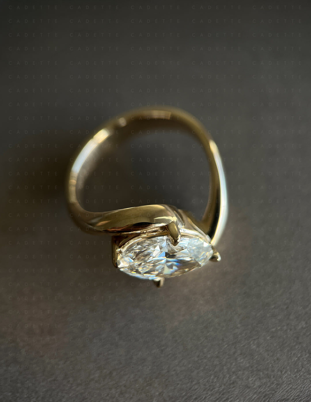 Oval Rapture Ring — TAPERED PRONG Setting