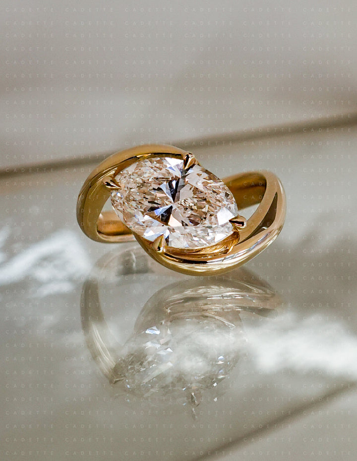 Oval Rapture Ring — TAPERED PRONG Setting