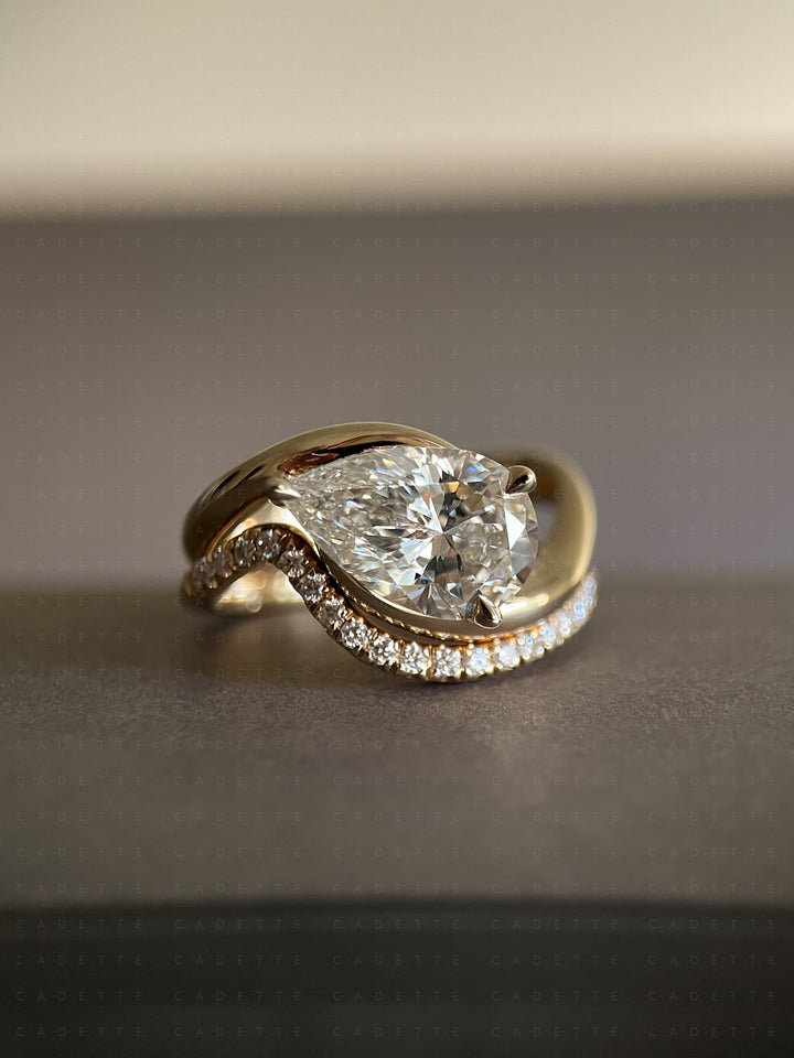 SET — PEAR (Tapered Prong) Rapture Ring & Band