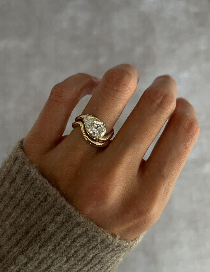 SET — PEAR (Tapered Prong) Rapture Ring & Band