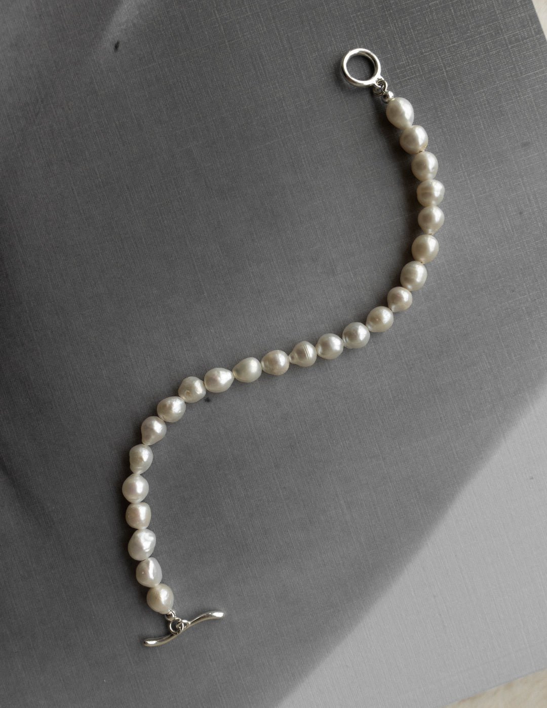 Petit Baroque Pearl Bracelet