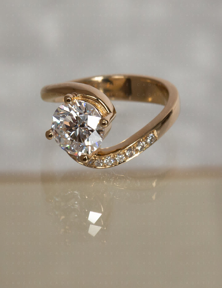 Round Demi Pavé Rapture Ring