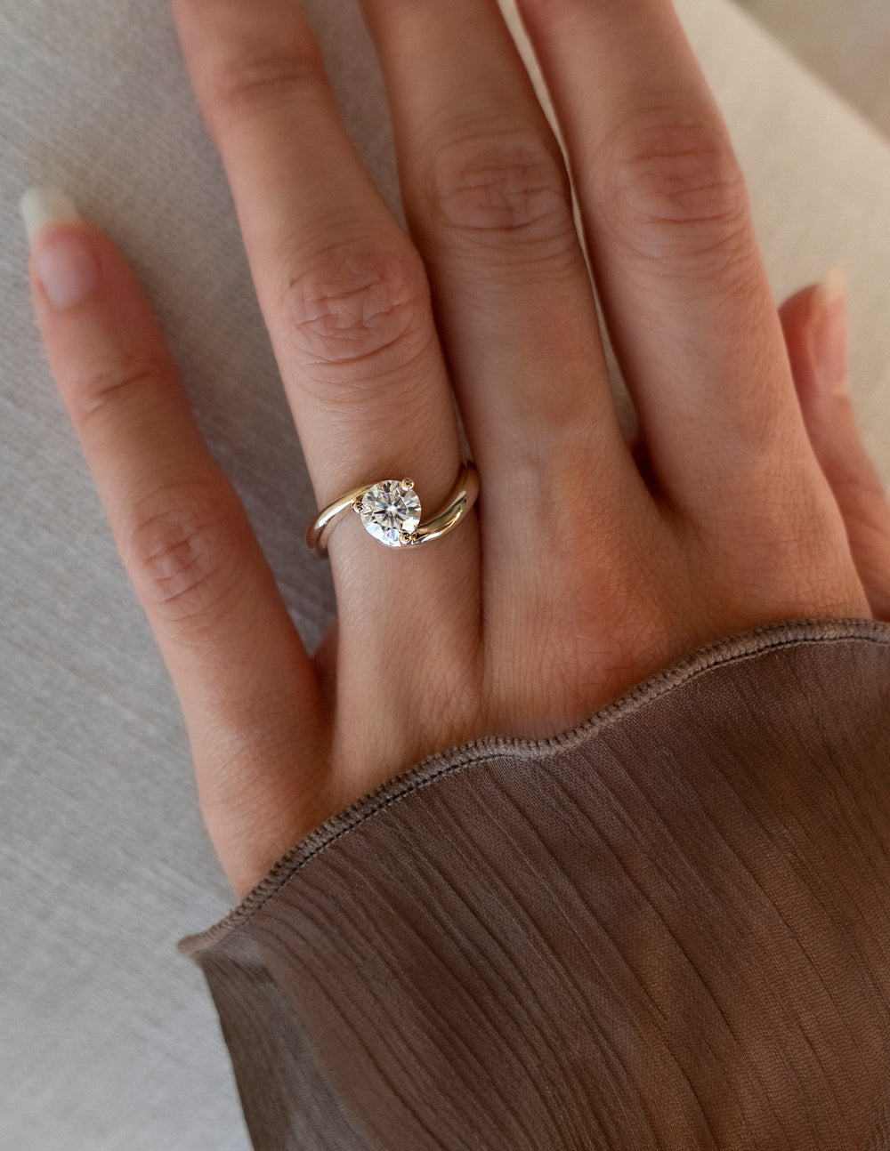 Cadette Round Rapture engagement ring. Round Ocean Inspired Engagement Ring. Round Nature Inspired Engagement Ring.