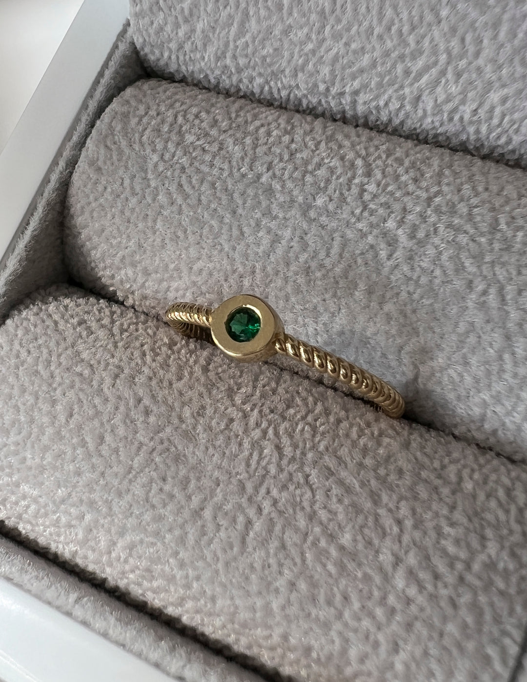 10k solid yellow Gold Rope Green CZ Stacker Ring