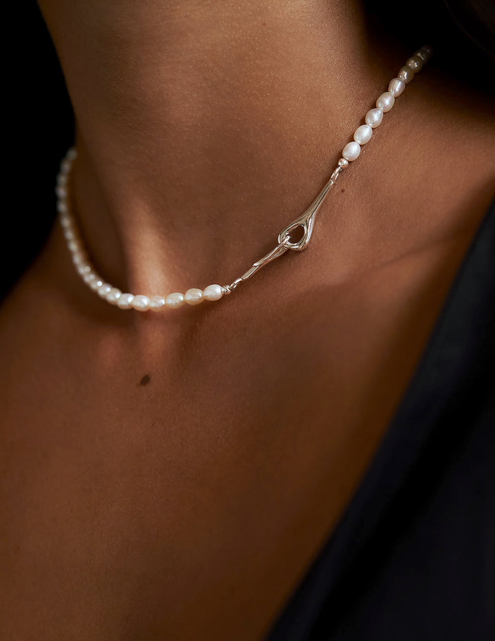 Lyvia Pearl Necklace