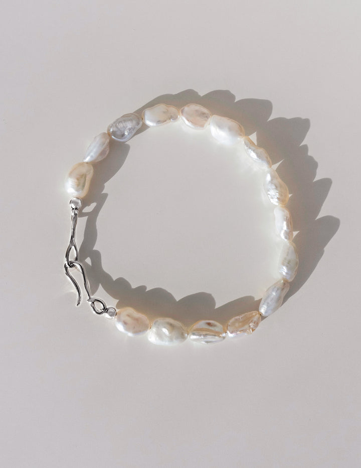 Divina Pearl Bracelet