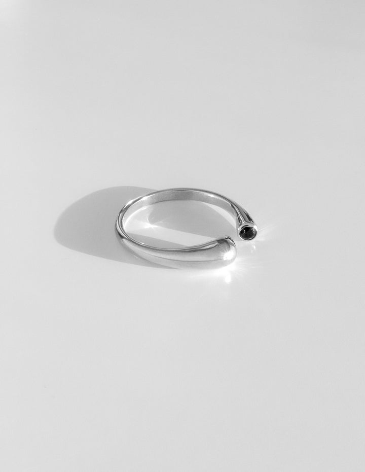 Eos Onyx Ring